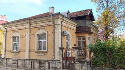 Центърът за социална рехабилитация и…